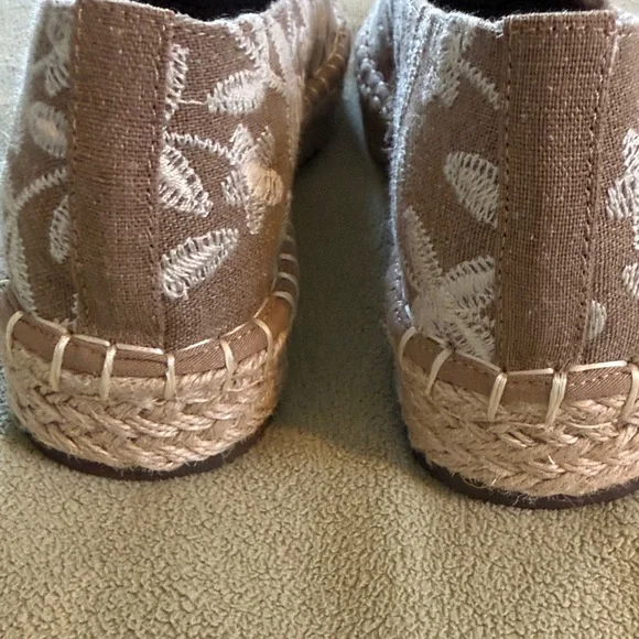 Joie Blush Pink Floral Embroidered Slip-On Flats - Picture 5 of 6